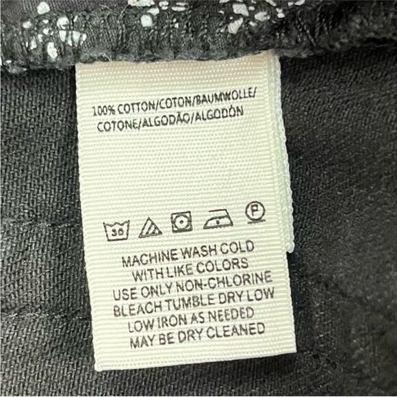 We The Free Size 25 Sofia Button Fly Black Distressed Denim Shorts Free People - Picture 7 of 9